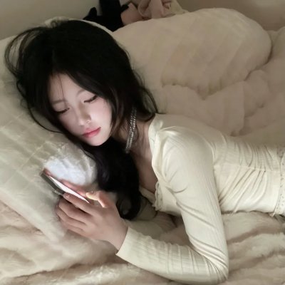 雾中湖海报